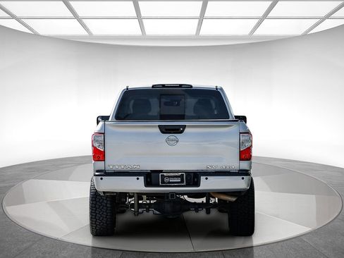 Used 2017 Nissan Titan SV image 3
