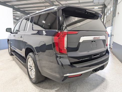 Used 2022 GMC Yukon XL SLT w/ SLT Luxury Package image 5