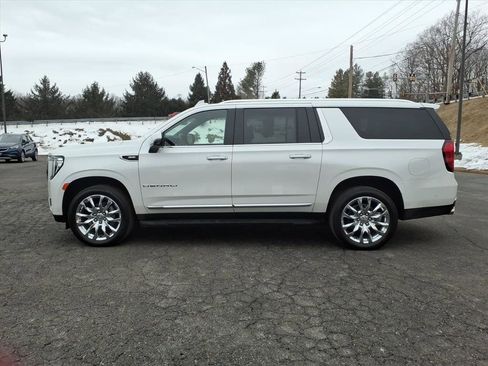 Used 2024 GMC Yukon XL Denali w/ Advanced Technology Package image 6