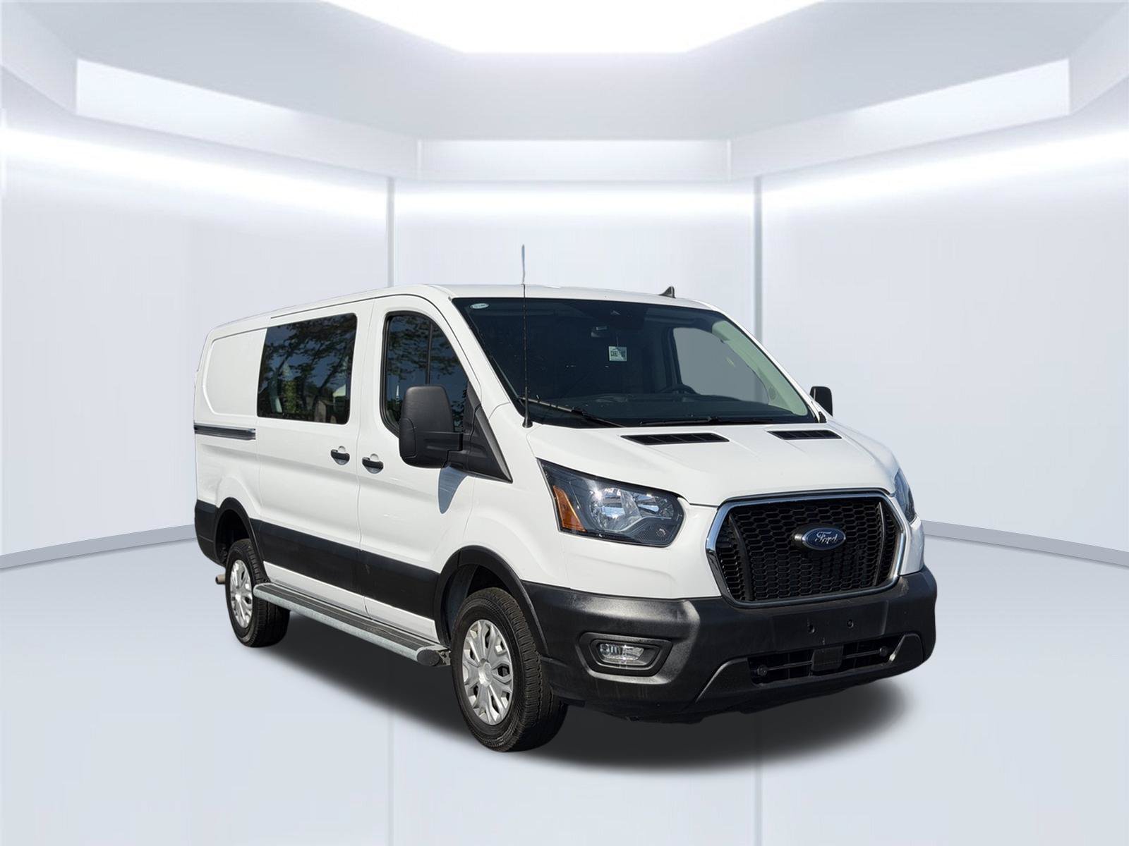 Used 2025 Ford Transit 250 Low Roof w/ Exterior Upgrade Package RWD image 3