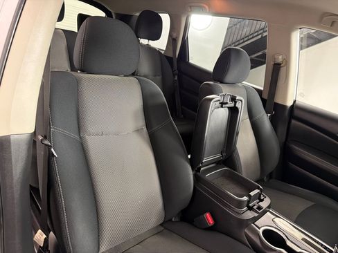 Used 2019 Nissan Pathfinder SV FWD image 26