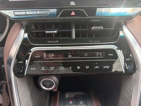 Certified 2024 Toyota Venza Limited image 15