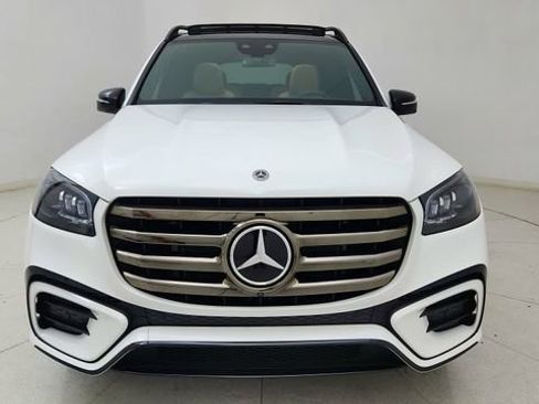 Used 2025 Mercedes-Benz GLS 450 4MATIC image 2