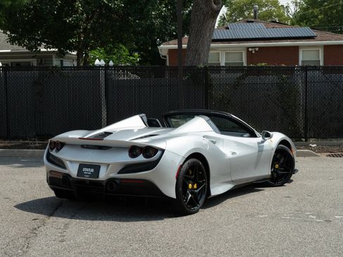 Used 2022 Ferrari F8 Tributo RWD image 58