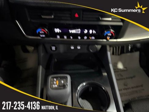 Certified 2025 Nissan Rogue SV image 22