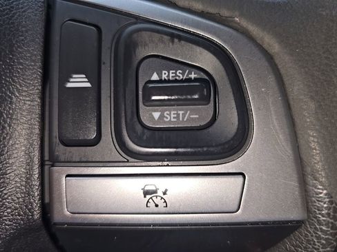 Used 2016 Subaru Crosstrek 2.0i Premium image 12