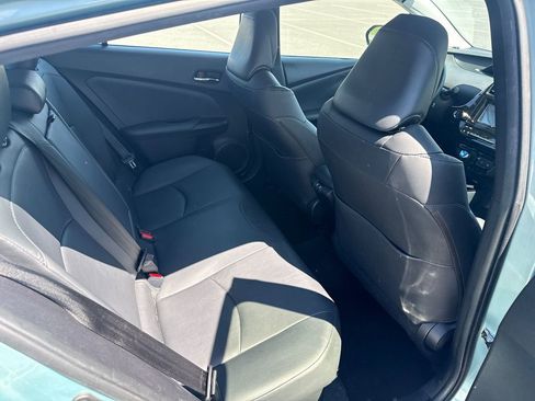 Used 2019 Toyota Prius XLE image 12
