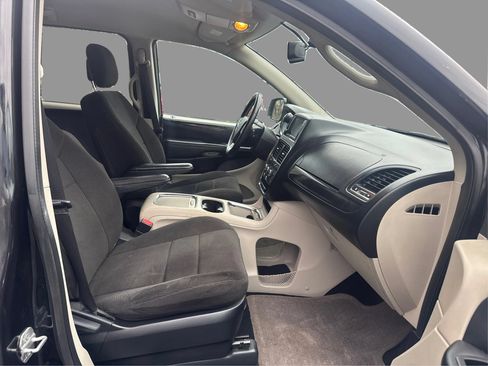 Used 2012 Dodge Grand Caravan SXT w/ UConnect Hands-Free Group FWD image 14