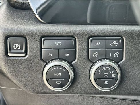 Used 2025 GMC Sierra 1500 SLT AWD/4WD image 17