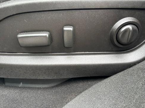 Used 2017 Chevrolet Traverse LT w/ Graphite Special Edition image 10