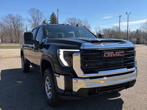 New 2026 GMC Sierra 2500 Pro image 3
