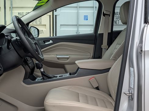 Used 2017 Ford Escape Titanium FWD image 21