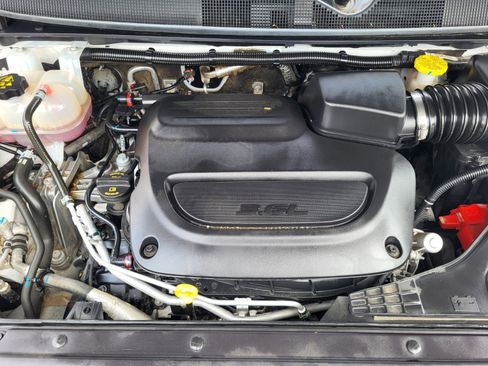 Used 2025 Chrysler Pacifica Select FWD image 31