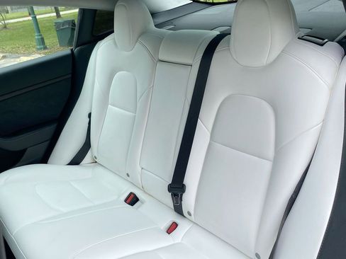 Used 2021 Tesla Model 3 Standard Range Plus image 36