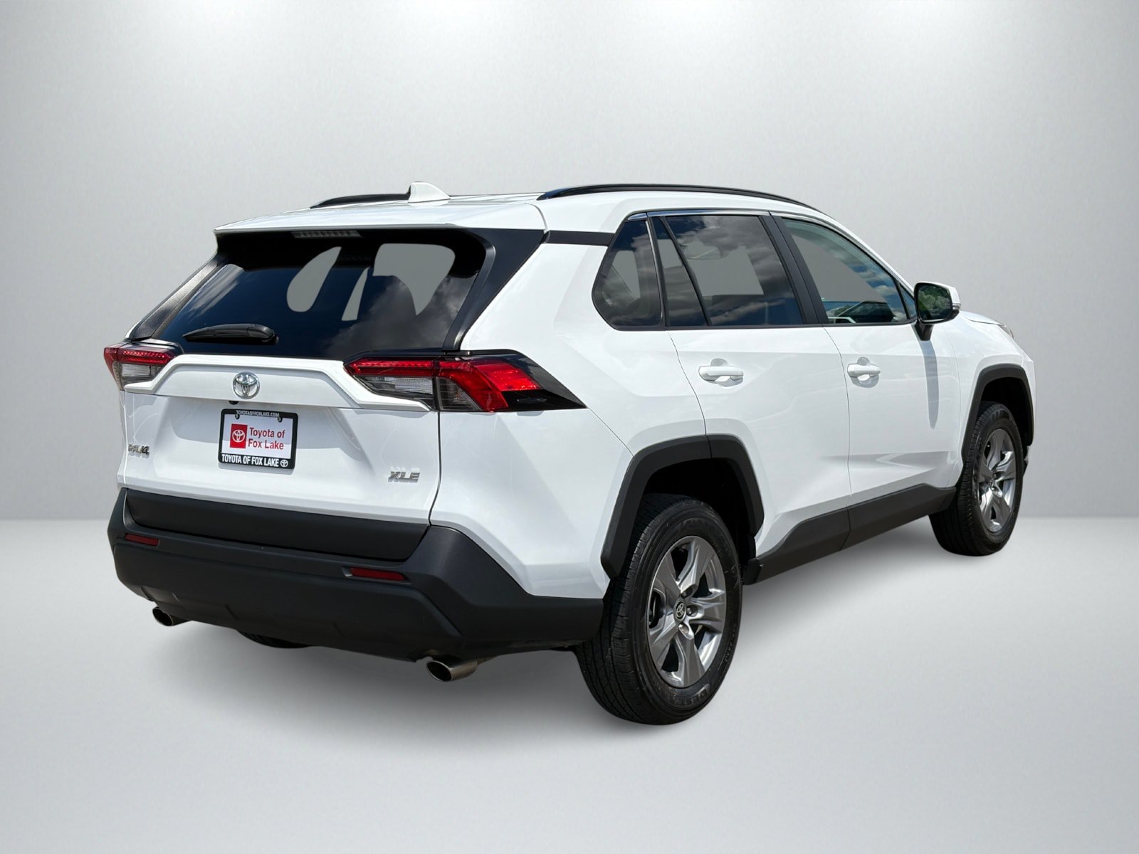 Used 2024 Toyota RAV4 XLE FWD image 5