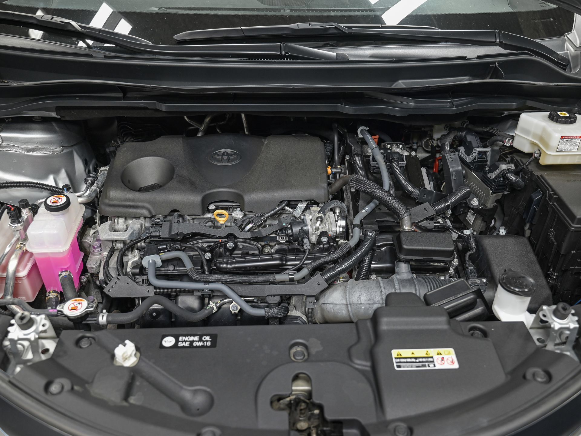 Used 2024 Toyota Sienna XLE w/ XLE Plus Package FWD image 11