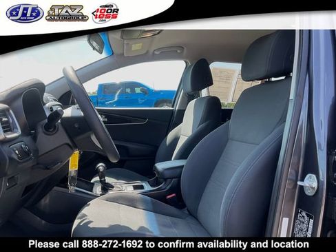Used 2017 Kia Sorento LX image 10