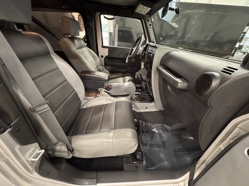 Used 2007 Jeep Wrangler X image 18