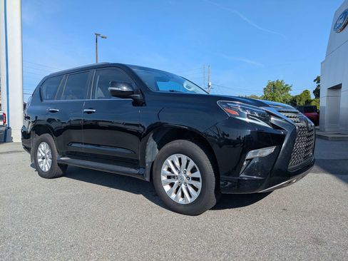 Used 2021 Lexus GX 460 Premium w/ Premium Package AWD/4WD image 2