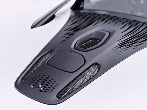 Used 2024 McLaren Artura RWD image 37