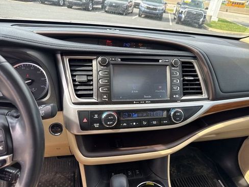 Certified 2018 Toyota Highlander Limited image 22