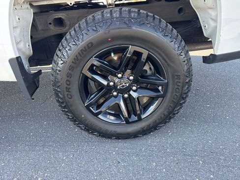 Used 2022 Chevrolet Silverado 1500 LT Trail Boss w/ LPO, Dark Essentials Package image 14