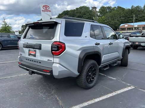 New 2026 Toyota 4Runner SR5 AWD/4WD image 3