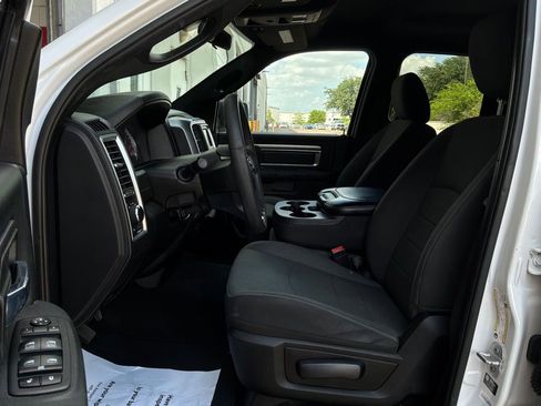 Used 2022 RAM 1500 Classic Warlock AWD/4WD image 9