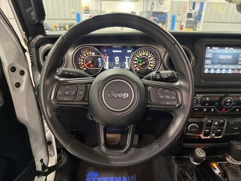 Used 2021 Jeep Wrangler Unlimited Sport w/ Technology Group AWD/4WD image 17