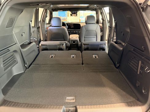 New 2026 Chevrolet Traverse RS image 8