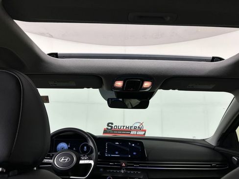 Certified 2024 Hyundai Elantra Limited image 19