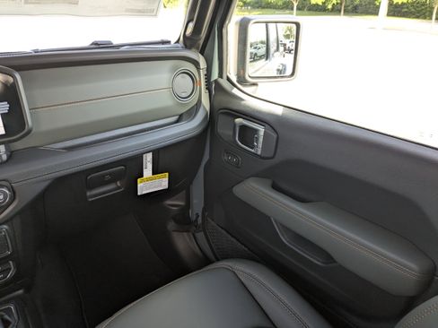 New 2026 Jeep Gladiator Mojave image 25