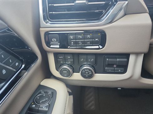 New 2026 GMC Yukon XL Denali w/ Denali Reserve Package AWD/4WD image 19