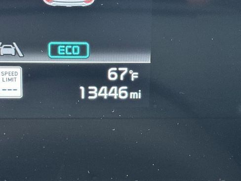 Used 2023 Kia Niro EX Touring image 31