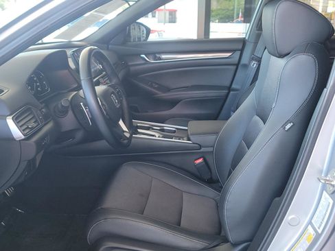 Used 2019 Honda Accord Sport image 9