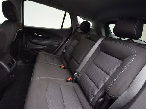 Used 2024 GMC Terrain SLE w/ Driver Convenience Package image 24