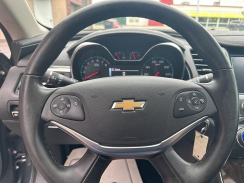 Used 2014 Chevrolet Impala LT FWD image 26