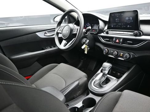 Used 2023 Kia Forte LXS w/ LXS Technology Package FWD image 13