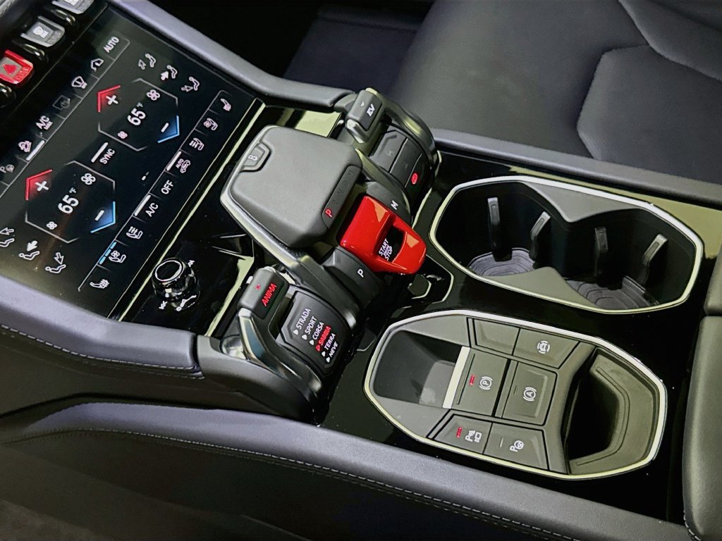 Used 2025 Lamborghini Urus SE AWD/4WD image 17