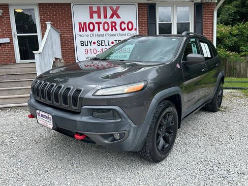 Used 2015 Jeep Cherokee Trailhawk w/ Leather Interior Group AWD/4WD image 1