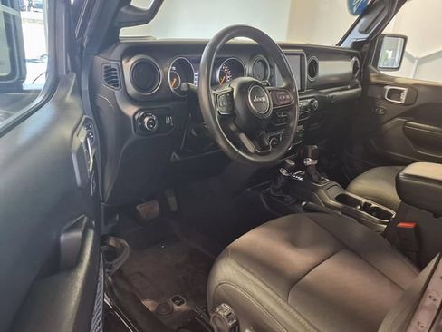 Used 2023 Jeep Gladiator Sport AWD/4WD image 7