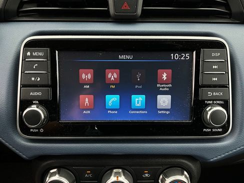 Used 2025 Nissan Versa SV image 26