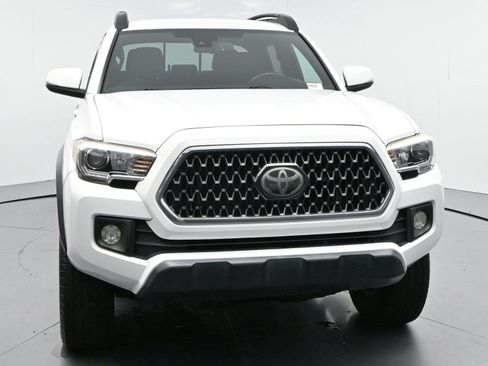 Used 2018 Toyota Tacoma TRD Off-Road AWD/4WD image 2
