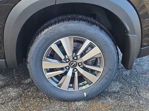 New 2025 Nissan Pathfinder SL image 5