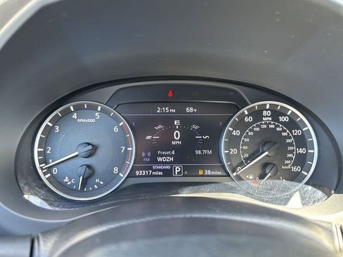 Used 2019 INFINITI QX50 Essential w/ Premium Heat Package image 11