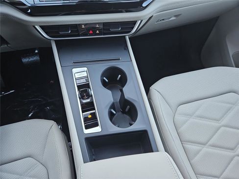 New 2026 Volkswagen Atlas SE image 21