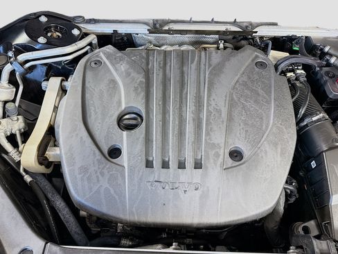 Used 2024 Volvo XC90 B5 Plus image 39