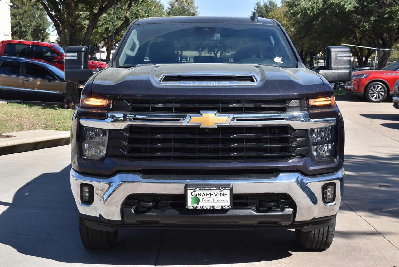 Used 2024 Chevrolet Silverado 2500 LT w/ Texas Edition RWD image 3