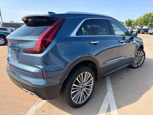 Used 2025 Cadillac XT4 Premium Luxury AWD/4WD image 4