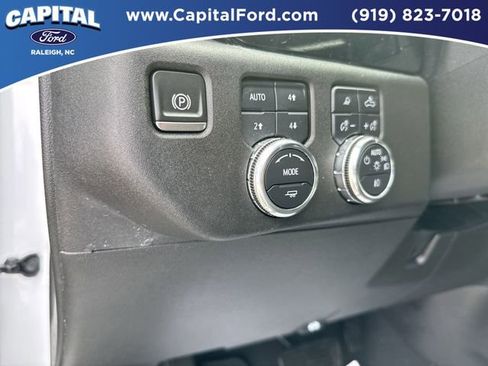 Used 2024 GMC Sierra 2500 SLT w/ SLT Premium Package image 21